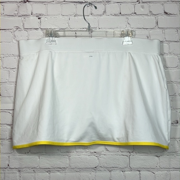 Adidas Climalite White and Yellow Tennis Skort - Picture 4 of 10